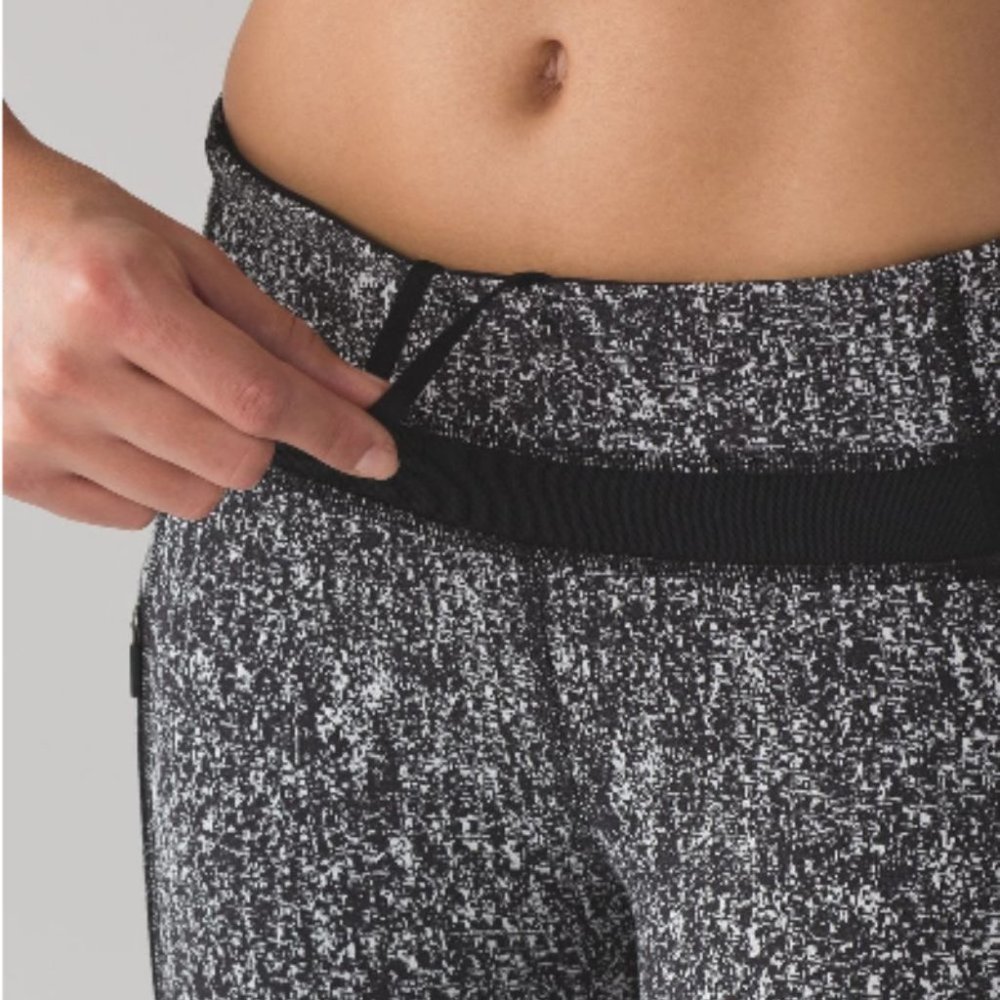 Lululemon Inspire Tight II - Suited Jacquard Black White / Black Size 6 - Picture 14 of 14